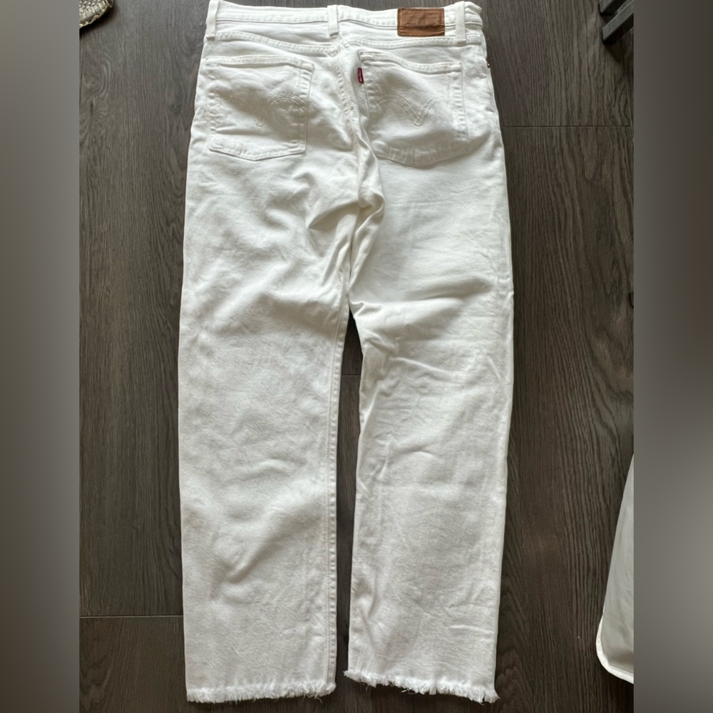 Levi’s White Jeans: 501